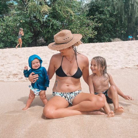 Mom-Kids-Sand-Hawaii